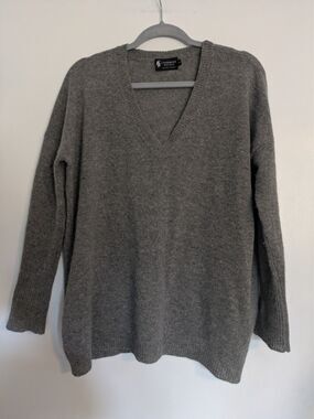 Cashmere boutique Womens Oversize V-neck Sweater VNeck Size Small 100% Cashmere